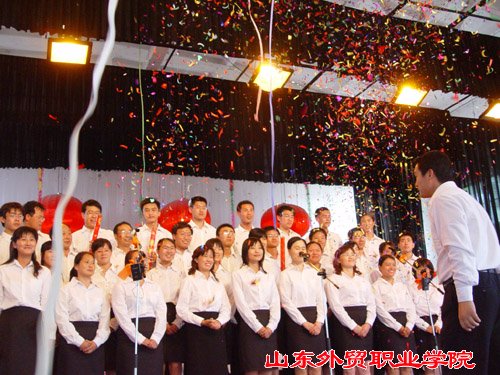信管系合唱《中國中國鮮紅的太陽(yáng)永不落》