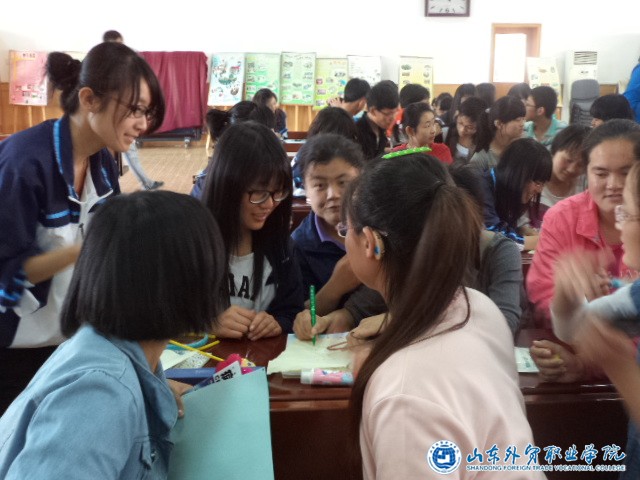 走進(jìn)聾啞學(xué)校2.JPG 走進(jìn)聾啞學(xué)校2.JPG
