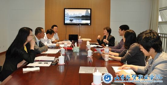 國際貿易系召開(kāi)專(zhuān)業(yè)建設委員會(huì )換屆暨人才培養方案論證活動(dòng)5.JPG