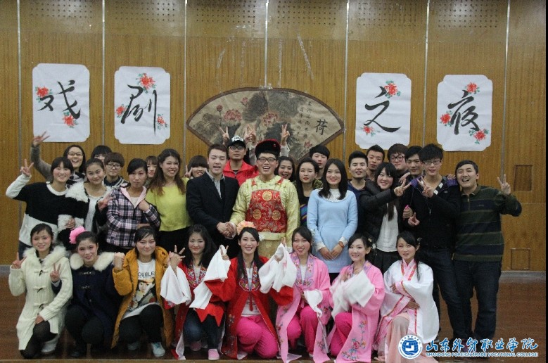 “戲劇之夜”文藝演出圓滿(mǎn)完成.jpg