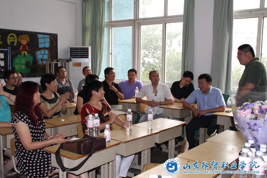 90國貿探訪(fǎng)母校座談.JPG